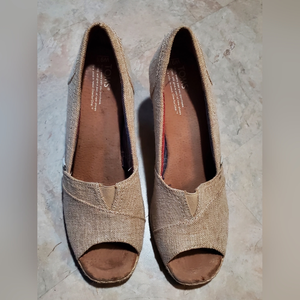 Tom's Size 9.5 W Canvas Peeptoe Shoe